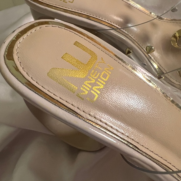 Sculptural heels - Picture 4 of 8